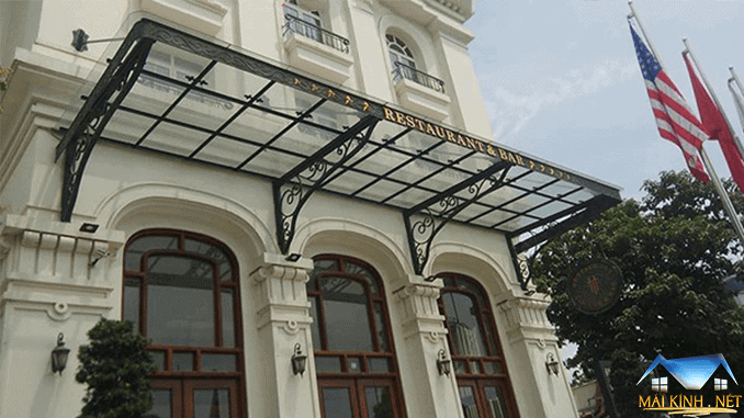 Mái cổng kính nhà hàng đẹp